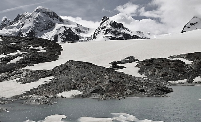 포토 JPG 해외이미지 유럽 여행 자국 자연 휴가 산 풍경 사람없음 야외 파란색 여행객 계곡 맑음 얼음 추위 도전 고도 스위스 빙하 알프스 절정 해외202004 해외포토 자연요소 나라 컬러 날씨 사람 생태계 파일형식 이미지허브