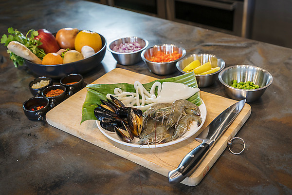 포토 JPG 해외이미지 음식 채소 과일 재료 조개 새우 연체동물 건강 사람없음 파란색 얼음 식사 껍질 굴 신선 오픈 칼 먹기 레몬 해산물 오징어 날것 석판 식용 식품점 해외202004 해외포토 자연요소 컬러 모션 어패류 무척추동물 갑각류 상점 수중동물 파일형식 이미지허브