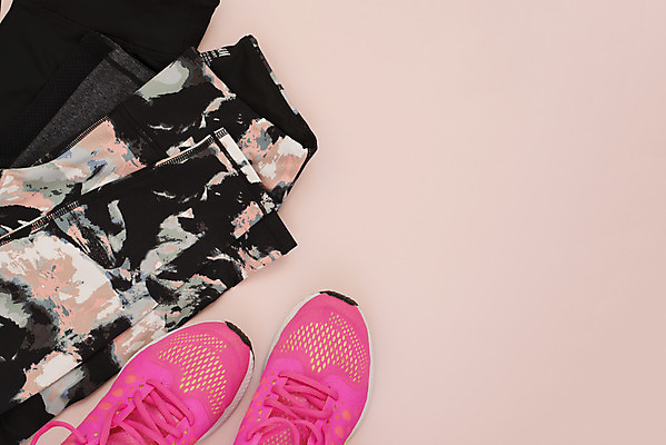 포토 JPG 해외이미지 라이프스타일 옷 여자 스포츠 분홍색 장갑 백그라운드 운동화 컨셉 다이어트 발렌타인데이 건강 사랑 사람없음 운동 우주 장비 하트 플랫 정상 몸무게 주식 연습 오브젝트 체육관 위치 계량기 블로거 적자 방식 해외202004 해외포토 모양 잡화 감정 컬러 신발 데이이벤트 사람 생활 금융 파일형식 이미지허브