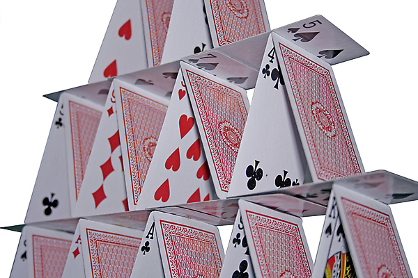 포토 JPG 해외이미지 종이 컨셉 놀이 주택 아이디어 종류 사람없음 초록색 게임 흰색 마음 우승 신용카드 4 행운 재산 도박 위험 가득함 카지노 클럽 기회 상업 5 포커 고립 라스베가스 승자 에이스 직진 해외202004 해외포토 컬러 건물 금융 숫자 최고 트럼프 파일형식 이미지허브