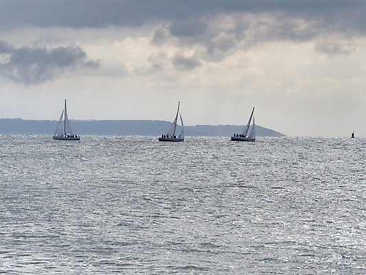 포토 JPG 해외이미지 파도 바다 모션 자연 추상 사람없음 물 환경 젖음 추위 신선 거친 보트 가장자리 떨어짐 위험 시원함 속도 분무기 내추럴 단절 스플래쉬 해외202004 해외포토 자연요소 컨셉 무늬 배_교통 둘레 생태계 파일형식 이미지허브