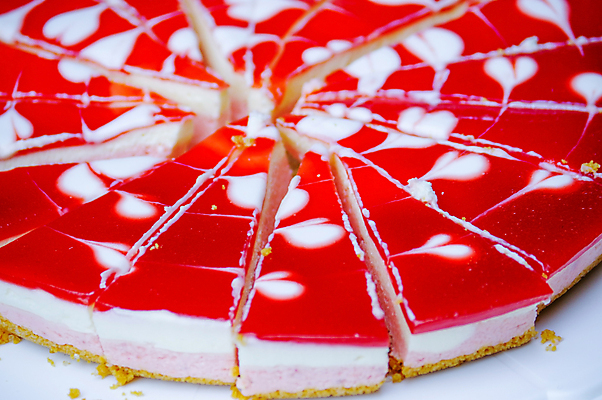 포토 JPG 해외이미지 접시 열매 행복 음식 조각 백그라운드 잎 과일 부분 탁자 딸기 휴가 디저트 치즈 새로움 선물 사람없음 목재 장식 빨간색 초록색 여름 케이크 식당 카페 흰색 신선 생일 달콤 맛 굽기 먹기 민트 크림 슬라이스 시럽 고립 페스츄리 핸드메이드 스타일 해외202004 해외포토 나무 식물 식기 계절 기념일 감정 빵 컬러 가구 컨셉 재료 모션 유제품 상점 구이 허브 파일형식 이미지허브