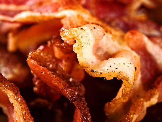 포토 JPG 해외이미지 음식 재료 육류 돼지고기 요리 사람없음 가로 빨간색 튀김 소금 베이컨 칼로리 성분 해로움 해외202004 해외포토 컬러 컨셉 식재료 파일형식 이미지허브