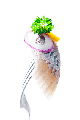 포토 JPG 해외이미지 음식 조각 백그라운드 포크 양파 파슬리 스웨덴 어류 사람없음 세로 당근 흰색 자르기 레몬 피클 청어 해외202004 해외포토 식기 컬러 채소 과일 모션 뿌리채소 북유럽 수중동물 절임 파일형식 이미지허브