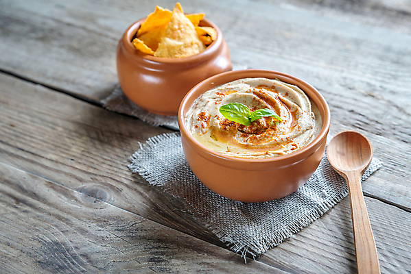 포토 JPG 해외이미지 그릇 실내 사람없음 나무숟가락 나초 중동음식 나무배경 해외202004 훔무스 해외포토 식기 음식 백그라운드 내부 숟가락 파일형식 이미지허브