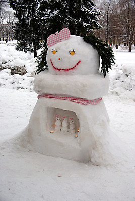 포토 JPG 해외이미지 디자인 계절 크리스마스 겨울 눈사람 놀이 미술 사람없음 야외 추위 흰색 서리 눈덩이 에스토니아 해외202004 해외포토 기념일 유럽 컬러 문화예술 눈_날씨 파일형식 이미지허브