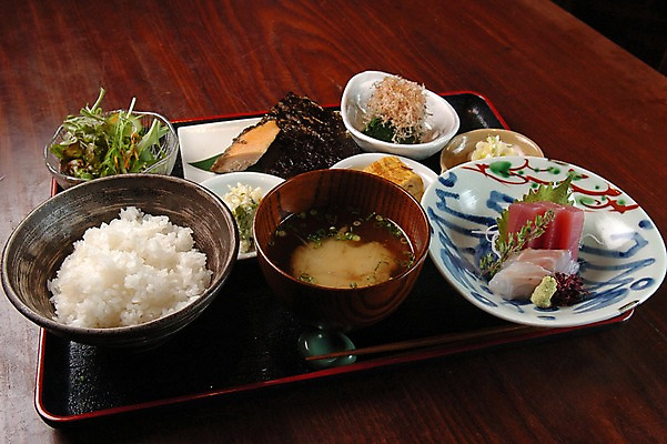 포토 JPG 그릇 접시 음식 채소 밥 반찬 쟁반 사람없음 샐러드 회 고추냉이 정식 계란말이 미소된장국 일본음식 국내포토 식기 양념 계란요리 파일형식