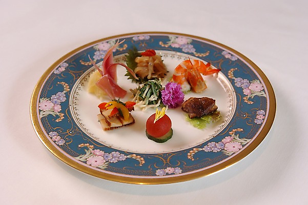 포토 JPG 접시 꽃 음식 채소 방울토마토 오이 새우 육류 사람없음 장식 해물요리 애피타이저 해산물 일본음식 국내포토 식물 식기 토마토 식재료 갑각류 파일형식