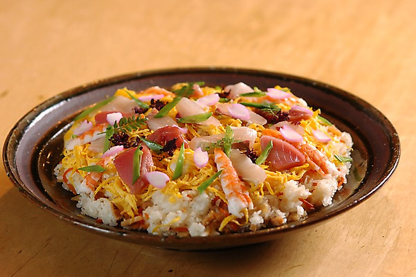 포토 JPG 접시 채소 새우 근접촬영 사람없음 해물요리 해산물 볶음밥 나무탁자 해물볶음밥 일본음식 국내포토 식기 음식 뷰포인트 탁자 갑각류 파일형식