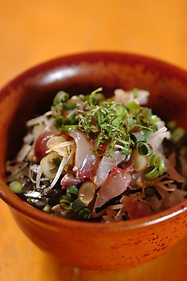 포토 JPG 그릇 음식 채소 어류 근접촬영 사람없음 아웃포커스 회 덮밥 파 회덮밥 일본음식 국내포토 식기 뷰포인트 촬영기법 수중동물 파일형식