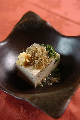 포토 JPG 접시 음식 채소 근접촬영 사람없음 아웃포커스 장식 두부 파 두부요리 일본음식 국내포토 식기 뷰포인트 촬영기법 파일형식