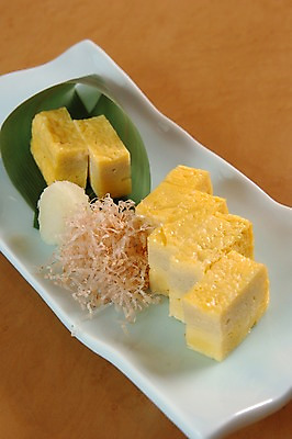 포토 JPG 접시 음식 나뭇잎 근접촬영 사람없음 아웃포커스 장식 계란 계란요리 계란찜 일본음식 무즙 국내포토 식기 뷰포인트 잎 촬영기법 요리 알 즙 찜 파일형식