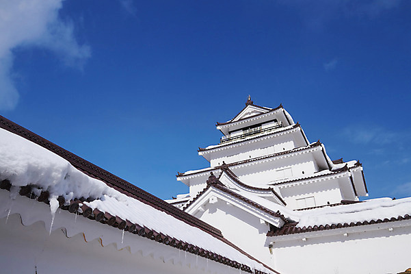 포토 JPG 주간 구름 전통 해외풍경 건축물 계절 아시아 고건축 겨울 일본문화 하늘 지붕 풍경 사람없음 야외 일본 얼음 동양건축 눈 성 일본전통 처마 고드름 일본건축 겨울풍경 국내포토 자연요소 동양문화 해외 건축 나라 외국문화 날씨 파일형식 동양