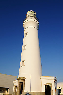 포토 JPG 주간 시설물 건축물 바다 하늘 등대 사람없음 야외 기둥 국내포토 자연요소 건축 파일형식