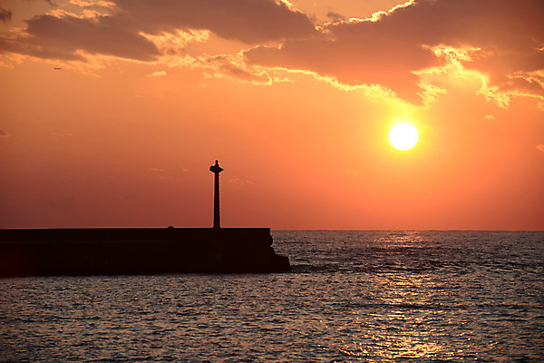 포토 JPG 구름 실루엣 바다 자연현상 자연 하늘 등대 풍경 사람없음 야외 태양 일출 노을 일몰 국내포토 자연요소 촬영기법 생태계 파일형식