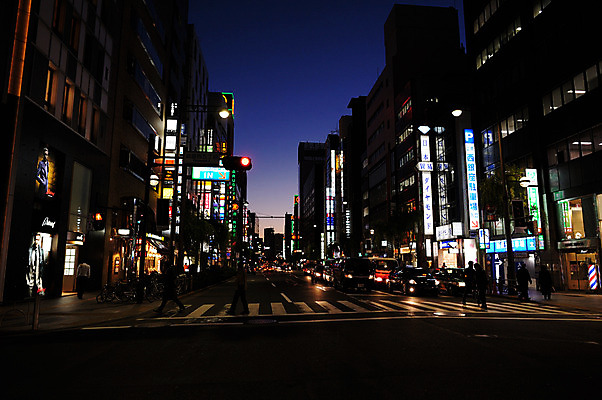 포토 JPG 해외풍경 아시아 도로 야경 자동차 거리 간판 거리풍경 야외 도시풍경 상점 일본 도시 밤거리 보행자 횡단보도 긴자 유흥가 국내포토 해외 나라 길 육상교통 교통시설 풍경 보행로 야간 파일형식 풍경_경치