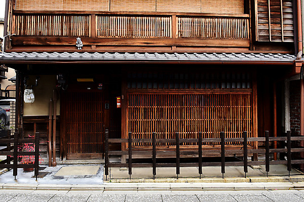 포토 JPG 주간 해외풍경 건축물 건축 아시아 전통문화 고건축 일본문화 난간 주택 풍경 사람없음 야외 일본 동양건축 일본전통 목조 일본건축 국내포토 자연요소 동양문화 전통 해외 나라 문화 외국문화 건물 파일형식 동양