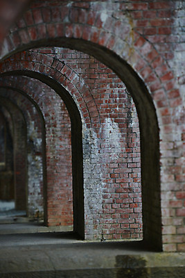 포토 JPG 주간 해외풍경 건축물 아시아 일본문화 벽돌 풍경 사람없음 야외 아웃포커스 일본 사찰 아치 수로 국내포토 자연요소 동양문화 해외 건축 나라 외국문화 종교건축 촬영기법 파일형식