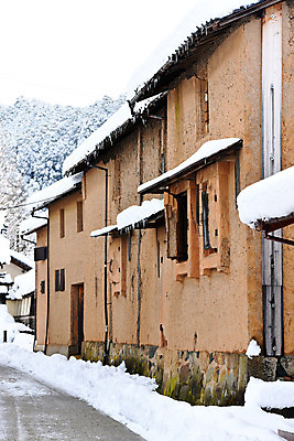 포토 JPG 주간 전통 해외풍경 건축물 계절 아시아 겨울 일본문화 풍경 사람없음 야외 건물 일본 눈 일본전통 양조장 겨울풍경 국내포토 자연요소 동양문화 해외 건축 나라 외국문화 날씨 파일형식