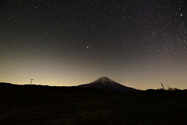 포토 JPG 해외풍경 아시아 별 야경 자연 밤하늘 하늘 산 사람없음 야외 일본 눈 화산 만년설 후지산 국내포토 자연요소 해외 나라 날씨 풍경 세계문화유산 야간 생태계 파일형식 풍경_경치