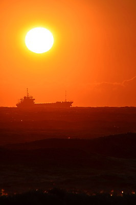 포토 JPG 파도 바다 자연현상 자연 풍경 사람없음 야외 태양 일몰 선박 국내포토 자연요소 수상교통 노을 생태계 파일형식