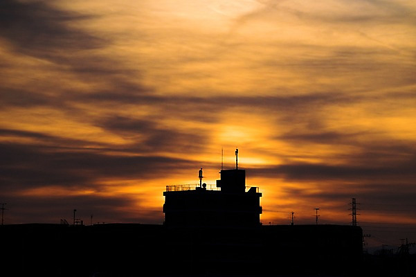 포토 JPG 구름 실루엣 자연현상 자연 하늘 풍경 사람없음 야외 건물 노을 어둠 일몰 국내포토 자연요소 건축물 촬영기법 생태계 파일형식