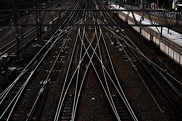 포토 JPG 주간 해외풍경 시설물 아시아 육상교통 교통수단 교통 교통시설 풍경 사람없음 야외 일본 기찻길 원근감 기차 철도의날 국내포토 자연요소 해외 건축물 나라 뷰포인트 대중교통 시설 파일형식 법정기념일