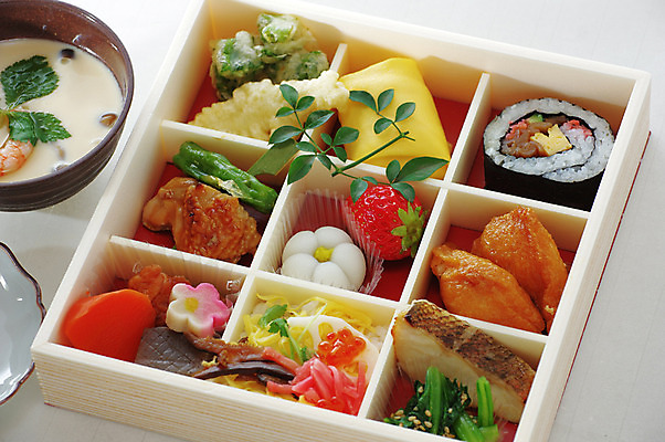 포토 JPG 그릇 음식 채소 일본문화 과일 고추 딸기 나뭇잎 새우 어류 사람없음 튀김 수프 김밥 도시락 시금치 유부초밥 화과자 일본음식 국내포토 동양문화 식기 외국문화 잎 갑각류 과자 수중동물 초밥 파일형식