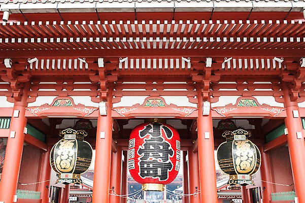 포토 JPG 주간 전통 해외풍경 건축물 아시아 종교 고건축 일본문화 종교시설 풍경 사람없음 야외 일본 한자 사찰 일본전통 전통등 현판 국내포토 자연요소 문자 동양문화 해외 건축 나라 외국문화 종교건축 조명 시설 파일형식