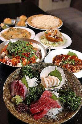 포토 JPG 접시 채소 파슬리 육류 사람없음 아웃포커스 장식 초밥 해물요리 생선회 회 냄비 고추냉이 해산물 부침개 전골 부추 국내포토 식기 한식 음식 식재료 촬영기법 양념 솥 일본음식 파일형식