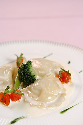 포토 JPG 접시 음식 파스타 근접촬영 사람없음 아웃포커스 장식 브로콜리 크림소스파스타 일본음식 국내포토 식기 뷰포인트 채소 서양음식 촬영기법 파일형식