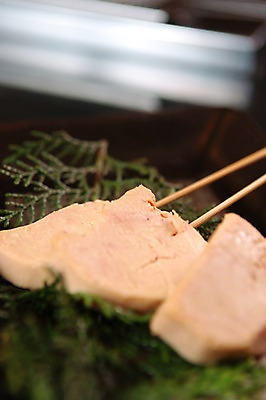 포토 JPG 음식 식재료 나뭇잎 근접촬영 사람없음 아웃포커스 꼬치 어묵 꼬치요리 일본음식 국내포토 뷰포인트 잎 촬영기법 요리 파일형식