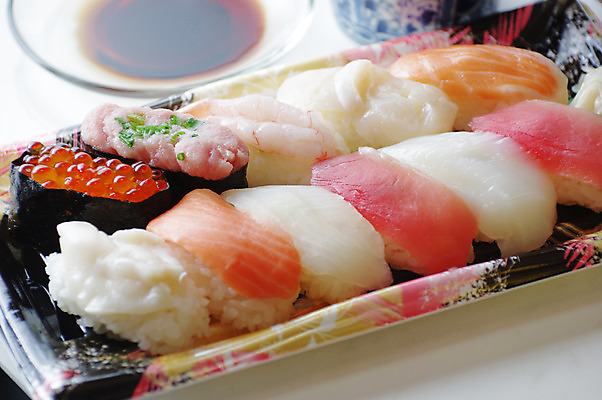 포토 JPG 접시 음식 일본문화 밥 조개 새우 어류 근접촬영 사람없음 아웃포커스 알 초밥 생선회 회 참치 오징어 간장 도미 연어 마끼 일본음식 참치초밥 국내포토 동양문화 식기 뷰포인트 외국문화 어패류 연체동물 촬영기법 갑각류 수중동물 양념 파일형식