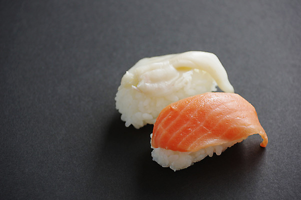 포토 JPG 음식 일본문화 밥 조개 어류 근접촬영 사람없음 초밥 생선회 회 생선초밥 연어 연어초밥 일본음식 국내포토 동양문화 뷰포인트 외국문화 어패류 수중동물 파일형식