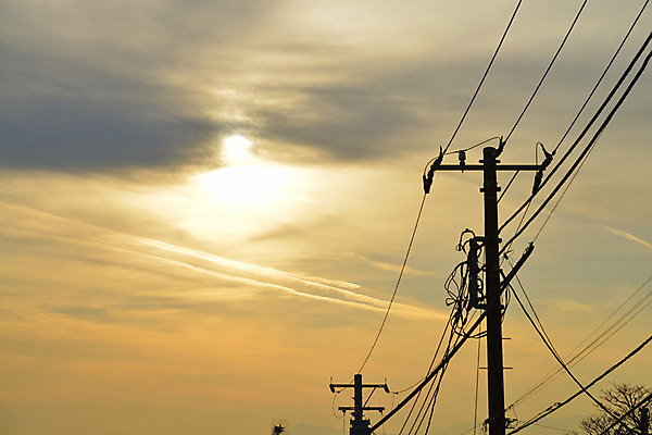 포토 JPG 주간 구름 실루엣 자연현상 자연 하늘 풍경 사람없음 야외 태양 노을 일몰 전선 전봇대 국내포토 자연요소 공공시설 촬영기법 생태계 파일형식