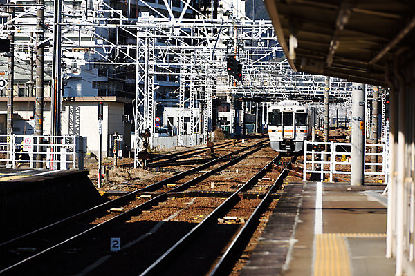 포토 JPG 주간 해외풍경 아시아 육상교통 교통수단 교통 교통시설 풍경 사람없음 야외 일본 기찻길 기차 플랫폼 기차역 철도의날 국내포토 자연요소 해외 나라 대중교통 역 시설 파일형식 법정기념일