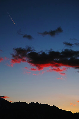 포토 JPG 주간 구름 실루엣 자연 하늘 산 풍경 사람없음 야외 노을 일몰 비행운 국내포토 자연요소 촬영기법 생태계 파일형식 구름_자연