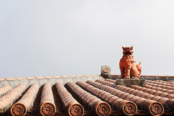 포토 JPG 주간 동물 건축물 건축 고건축 지붕 기와 풍경 사람없음 야외 조각상 일본 일본건축 국내포토 자연요소 아시아 조형물 동양건축 파일형식