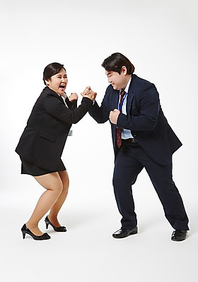 포토 JPG 스튜디오촬영 전신 라이프스타일 여자 남자 비즈니스 모션 함께함 실내 서기 미소 사람 동양인 정장 손짓 성인 두명 옆모습 30대 비즈니스라이프 손잡기 파이팅 한국인 직장인 비즈니스맨 비즈니스우먼 비만 신입사원 장년만 성인만 국내포토 직업 옷 뷰포인트 컨셉 표정 인종 내부 생활 장년 몸매 파일형식