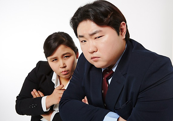 포토 JPG 스튜디오촬영 라이프스타일 여자 남자 생각 비즈니스 모션 함께함 실내 서기 사람 동양인 정장 상반신 성인 두명 앞모습 30대 비즈니스라이프 팔짱 한국인 직장인 비즈니스맨 비즈니스우먼 비만 고민 신입사원 장년만 성인만 국내포토 직업 옷 감정 뷰포인트 컨셉 인종 내부 생활 장년 몸매 파일형식