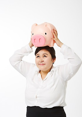 포토 JPG 스튜디오촬영 라이프스타일 여자 비즈니스 모션 실내 한명 서기 미소 들기 사람 동양인 정장 상반신 성인 앞모습 30대 금융 비즈니스라이프 저축 한국인 돼지저금통 저금통 직장인 비즈니스우먼 비만 신입사원 성인여자한명만 장년만 장년여자만 장년여자한명만 국내포토 직업 1 옷 뷰포인트 표정 인종 내부 생활 장년 경제 몸매 여자만 여자한명만 성인여자만 성인만 파일형식