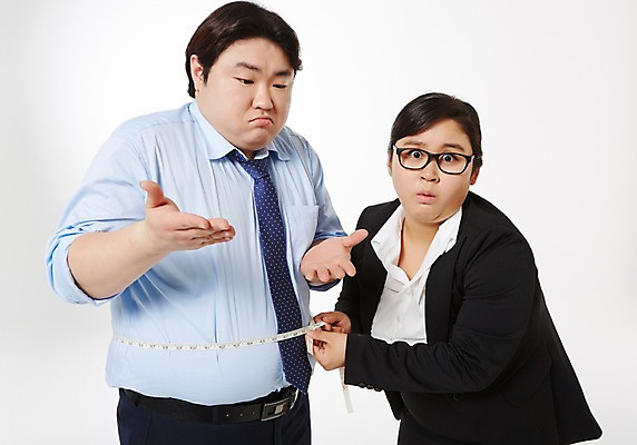 포토 JPG 스튜디오촬영 라이프스타일 여자 남자 비즈니스 모션 함께함 실내 줄자 서기 들기 사람 동양인 정장 손짓 상반신 성인 두명 앞모습 30대 비즈니스라이프 한국인 직장인 비즈니스맨 비즈니스우먼 비만 측정 신입사원 뱃살 장년만 성인만 안경낌 국내포토 직업 옷 안경 뷰포인트 컨셉 자 인종 내부 생활 장년 몸매 파일형식