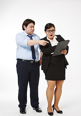 포토 JPG 스튜디오촬영 전신 라이프스타일 응시 여자 남자 비즈니스 모션 함께함 실내 서기 들기 사람 동양인 정장 손짓 성인 두명 앞모습 30대 비즈니스라이프 한국인 가리킴 직장인 비즈니스맨 비즈니스우먼 비만 고민 신입사원 문서 장년만 성인만 안경낌 국내포토 직업 시선 옷 감정 안경 뷰포인트 컨셉 인종 내부 생활 장년 몸매 파일형식