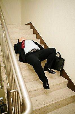 포토 JPG 전신 라이프스타일 남자 서류가방 비즈니스 모션 휴식 실내 피곤 한명 사람 동양인 정장 성인 앞모습 30대 비즈니스라이프 눕기 계단 한국인 직장인 비즈니스맨 지각 비만 신입사원 성인남자한명만 장년만 장년남자만 장년남자한명만 국내포토 직업 1 옷 뷰포인트 컨셉 가방 인종 내부 생활 장년 몸매 남자만 남자한명만 성인남자만 성인만 파일형식