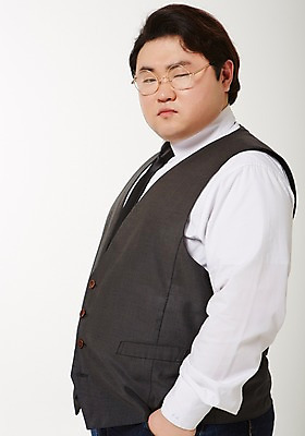 포토 JPG 스튜디오촬영 라이프스타일 남자 안경 모션 실내 한명 서기 사람 동양인 상반신 성인 옆모습 캐주얼 30대 한국인 비만 뚱보라이프 성인남자한명만 장년만 장년남자만 장년남자한명만 안경낌 국내포토 1 잡화 옷 뷰포인트 인종 내부 생활 장년 몸매 남자만 남자한명만 성인남자만 성인만 파일형식