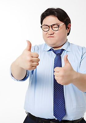 포토 JPG 스튜디오촬영 라이프스타일 남자 안경 비즈니스 모션 실내 한명 서기 미소 사람 동양인 정장 손짓 상반신 성인 앞모습 30대 비즈니스라이프 한국인 최고 비즈니스맨 비만 성인남자한명만 장년만 장년남자만 장년남자한명만 안경낌 국내포토 1 잡화 옷 뷰포인트 표정 인종 내부 생활 장년 직장인 몸매 남자만 남자한명만 성인남자만 성인만 파일형식