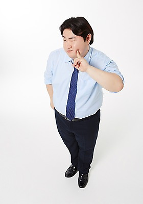 포토 JPG 스튜디오촬영 전신 라이프스타일 남자 비즈니스 모션 실내 한명 서기 사람 동양인 정장 손짓 성인 앞모습 30대 비즈니스라이프 하이앵글 한국인 비즈니스맨 비만 애교 성인남자한명만 장년만 장년남자만 장년남자한명만 국내포토 1 옷 뷰포인트 인종 내부 생활 장년 직장인 몸매 남자만 남자한명만 성인남자만 성인만 파일형식