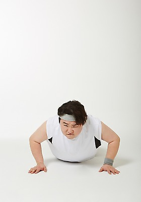 포토 JPG 스튜디오촬영 라이프스타일 남자 다이어트 모션 실내 한명 사람 동양인 손짓 상반신 성인 앞모습 30대 운동복 운동 한국인 목표 웨이트트레이닝 비만 열정 근력 뚱보라이프 성인남자한명만 장년만 장년남자만 장년남자한명만 국내포토 1 옷 감정 뷰포인트 컨셉 건강 인종 내부 생활 장년 몸매 남자만 남자한명만 성인남자만 성인만 파일형식