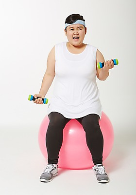 포토 JPG 스튜디오촬영 전신 라이프스타일 여자 다이어트 모션 실내 한명 들기 사람 앉기 동양인 성인 앞모습 30대 운동 아령 한국인 짐볼 목표 비만 열정 뚱보라이프 성인여자한명만 장년만 장년여자만 장년여자한명만 국내포토 1 감정 뷰포인트 컨셉 건강 인종 내부 생활 장년 몸매 여자만 여자한명만 성인여자만 성인만 파일형식