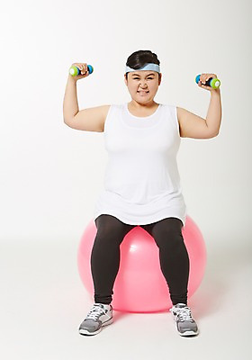 포토 JPG 스튜디오촬영 전신 라이프스타일 여자 다이어트 모션 실내 한명 들기 사람 앉기 동양인 손짓 성인 앞모습 30대 운동 아령 한국인 짐볼 목표 비만 열정 뚱보라이프 성인여자한명만 장년만 장년여자만 장년여자한명만 국내포토 1 감정 뷰포인트 컨셉 건강 인종 내부 생활 장년 몸매 여자만 여자한명만 성인여자만 성인만 파일형식